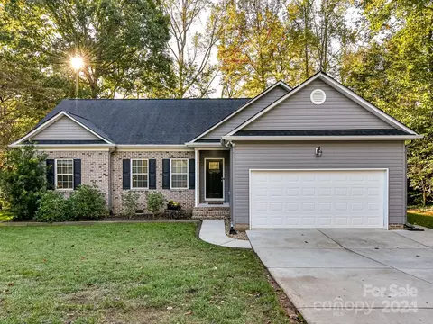9324 Elvis Dr, Charlotte, NC 28215
