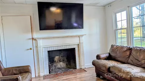 Living - 2292 Shiloh Unity Rd, Lancaster, SC 29720 photo 3 of 3