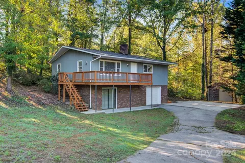 2440 Crestview St, Morganton, NC 28655