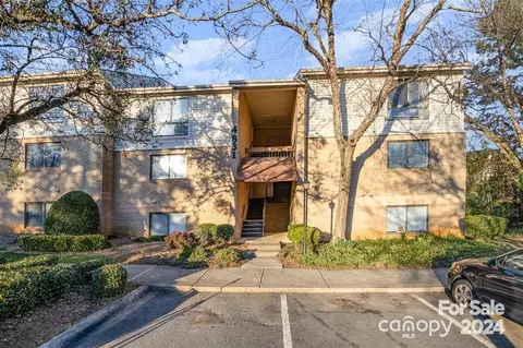 4900 Spring Lake F Dr #F, Charlotte, NC 28212