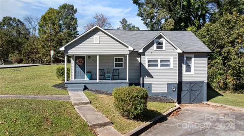404 NW Arlington Nw Cir NW, Lenoir, NC 28645