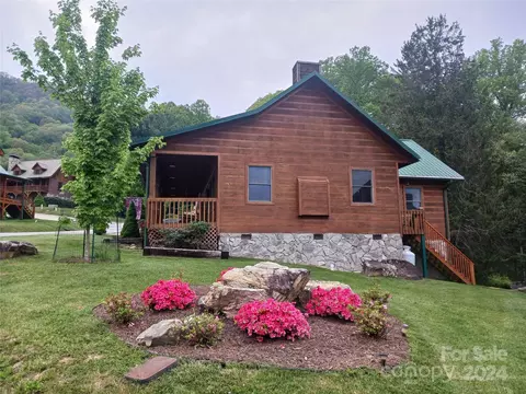 489 Panoramic Loop, Maggie Valley, NC 28751