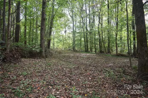570 Meadow Ln, Mooresville, NC 28115