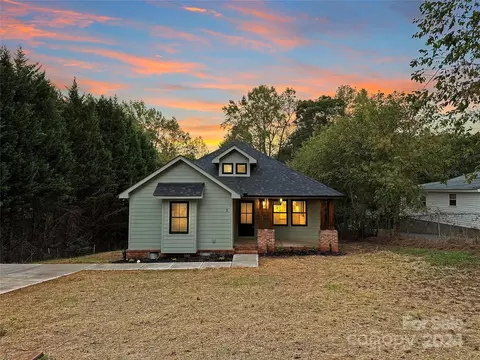 3 Riverside St, Lowell, NC 28098 photo 2