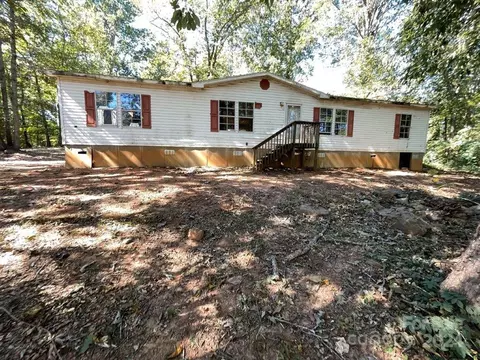 1359 Bowling Green Dr, Clover, SC 29710