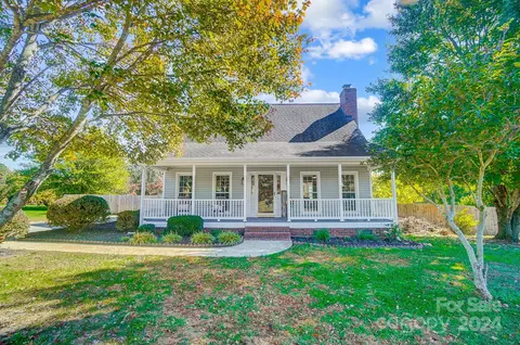 2306 Fox Hunt Dr, Monroe, NC 28110 photo 2