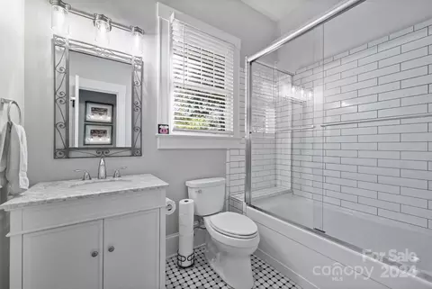Bath - 559 N Main St, Davidson, NC 28036 photo 3 of 3