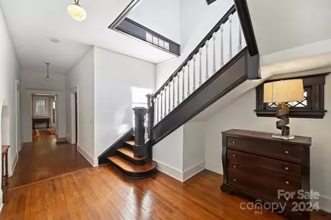 Entry Way - 559 N Main St, Davidson, NC 28036 photo 2 of 3
