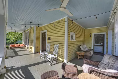 Exterior - 559 N Main St, Davidson, NC 28036 photo 3 of 6