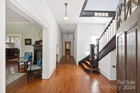 Entry Way - 559 N Main St, Davidson, NC 28036 photo 1 of 3