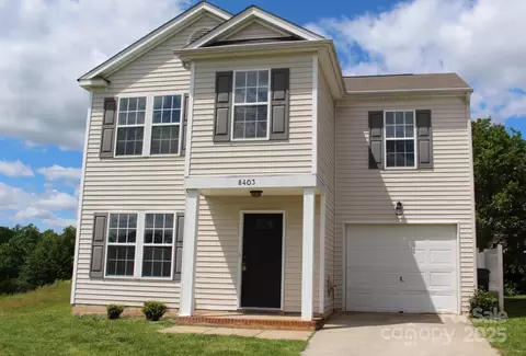 8403 Spirea Ct, Charlotte, NC 28215