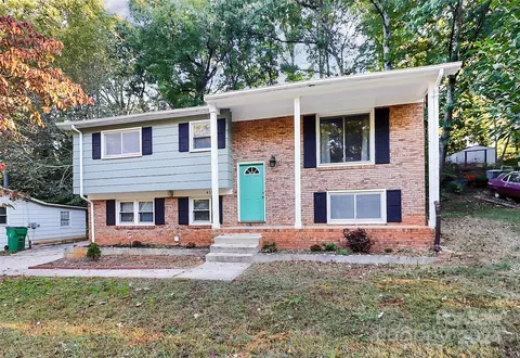 418 Whispering Pines Dr, Charlotte, NC 28217