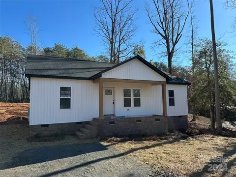 119 Woodline Dr, Troy, NC 27371