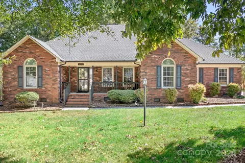 8255 Quail Hollow Dr, Harrisburg, NC 28075