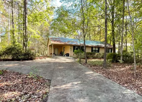 8701 Karibuni Dr, Waxhaw, NC 28173