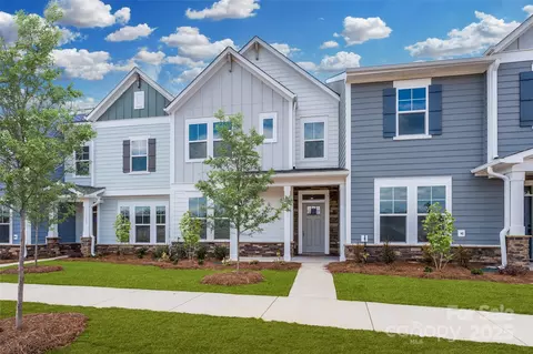 10105 Mamillion Dr, Huntersville, NC 28078