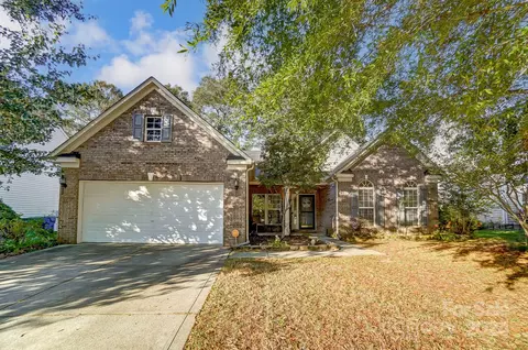401 Dutchmans Meadow Dr, Mount Holly, NC 28120