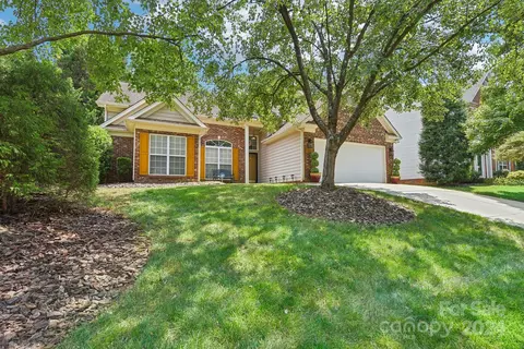 13123 Asheford Woods Ln, Charlotte, NC 28278
