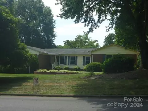 804 Crescent Dr, Cherryville, NC 28021