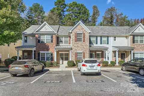 5719 Bent Creek Cir, Charlotte, NC 28227