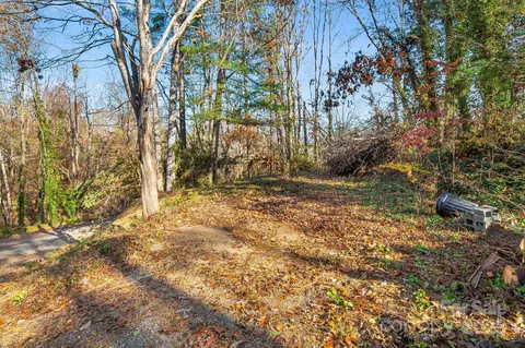 99999 Lamplighter A Ln #A, Weaverville, NC 28787