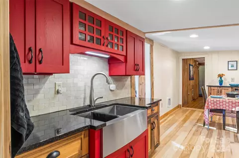 Kitchen - 4876 Paint Fork Rd, Mars Hill, NC 28754 photo 2 of 2