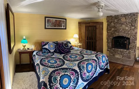 Bedroom - 4876 Paint Fork Rd, Mars Hill, NC 28754 photo 3 of 4