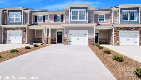 538 Wheatfield Rd, Fletcher, NC 28732