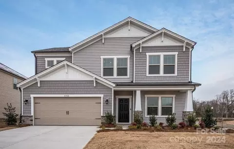 8302 Flint Hill Dr, Charlotte, NC 28273