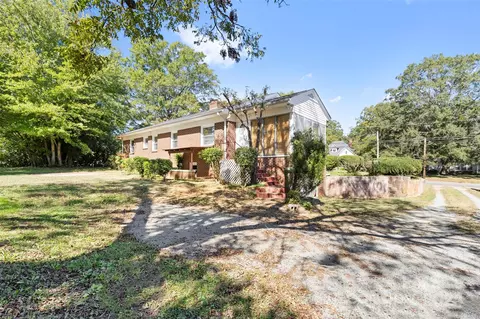 Exterior - 1010 E Franklin St, Monroe, NC 28112 photo 5 of 6