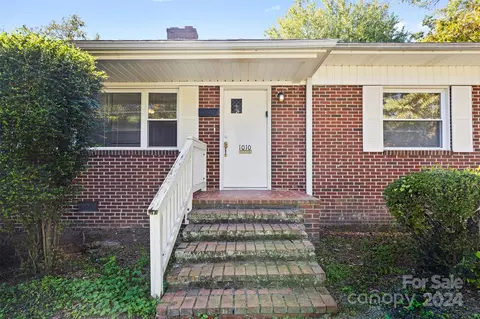 Exterior - 1010 E Franklin St, Monroe, NC 28112 photo 2 of 6