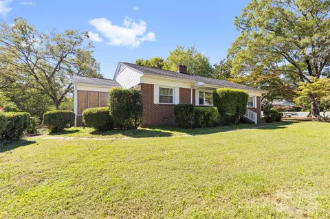 Exterior - 1010 E Franklin St, Monroe, NC 28112 photo 3 of 6
