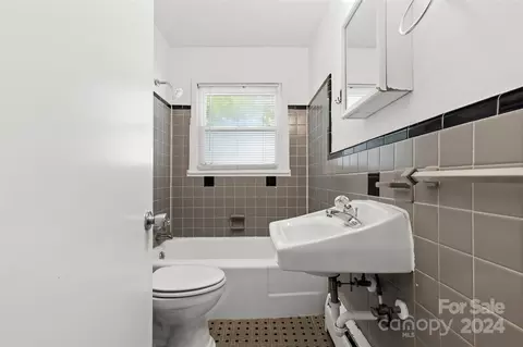 Bath - 1010 E Franklin St, Monroe, NC 28112 photo 2 of 2