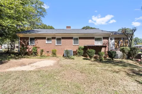 Exterior - 1010 E Franklin St, Monroe, NC 28112 photo 4 of 6