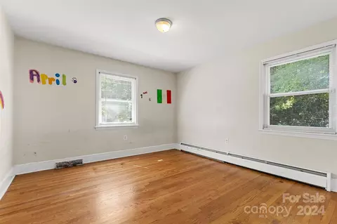 Bedroom - 1010 E Franklin St, Monroe, NC 28112 photo 5 of 6