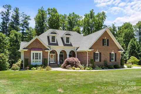 124 Tradition 5 Way #5, Hendersonville, NC 28791