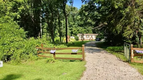 5215 Cr Wood Rd, Gastonia, NC 28056