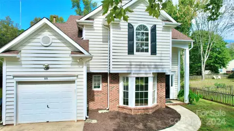818 Bradberry Ln, Indian Trail, NC 28079