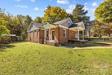 336 E Salisbury St, Asheboro, NC 27205