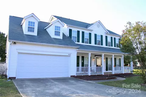 4427 Chadsworth Ct, Charlotte, NC 28269