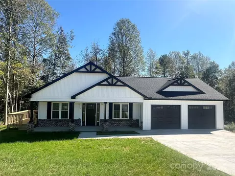 132 Buck Shoals Cir, Hudson, NC 28638