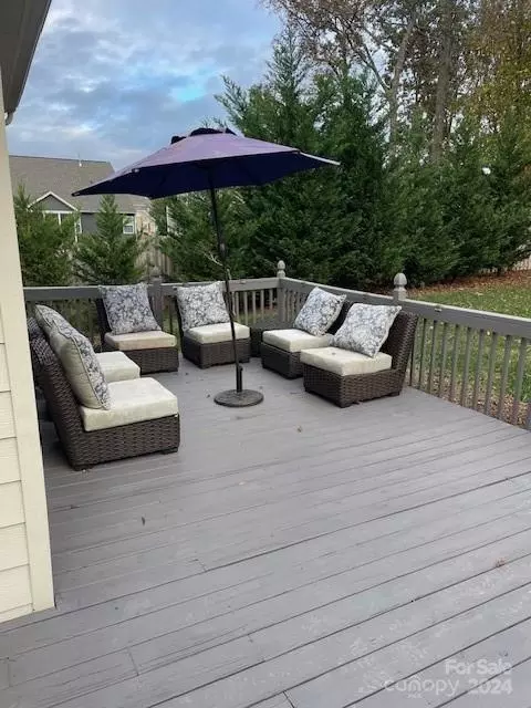 Exterior - 2219 Knocktree Dr, Indian Trail, NC 28079 photo 5 of 6