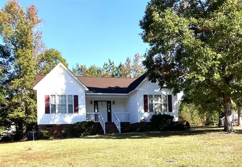 3002 Setters Ln, Lancaster, SC 29720