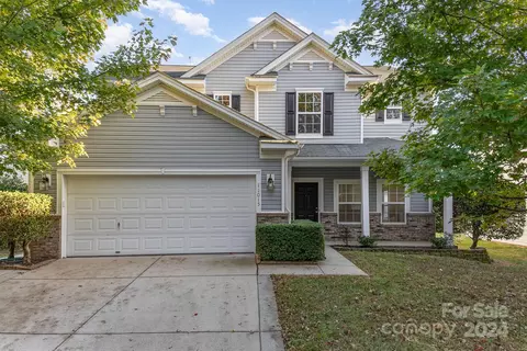 11015 Kinnairds St, Charlotte, NC 28278