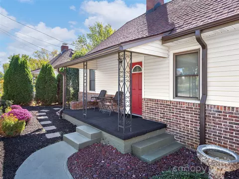 32 Church Rd, Asheville, NC 28804