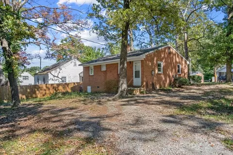 Exterior - 1101 Wayside St, High Point, NC 27260 photo 3 of 5