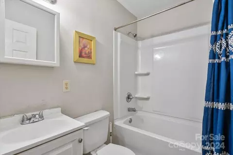 Bath - 1101 Wayside St, High Point, NC 27260 photo 1 of 1