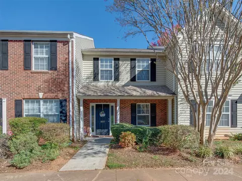 3837 Glenlea Commons Dr, Charlotte, NC 28216