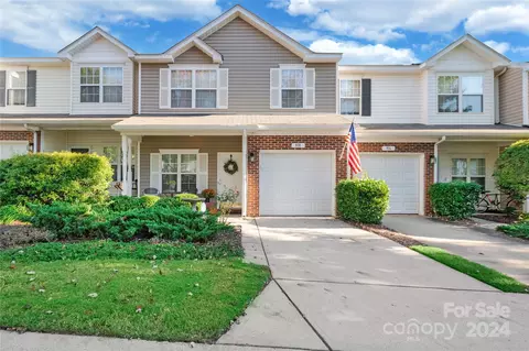 918 Little Creek Dr, Fort Mill, SC 29715