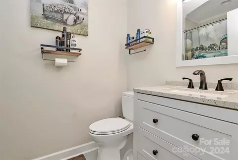 Bath - 401 Pinecroft Ln, Spencer, NC 28159 photo 1 of 2